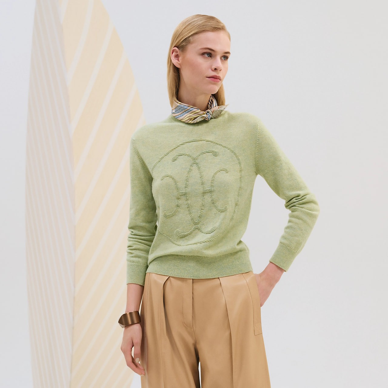 Cashmere "H Lift" long-sleeve sweater