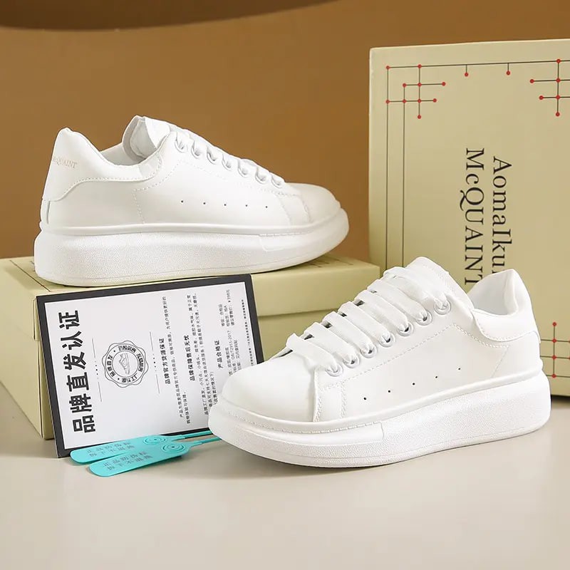 New Spring All-Match Sports Casual Sneakers Men Women Mc White Leather Height Increasing Thick Sole Breathable Mesh Insole