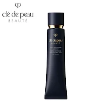 The Clé De Peau Beauté Pore-Refining Mattifying Veil