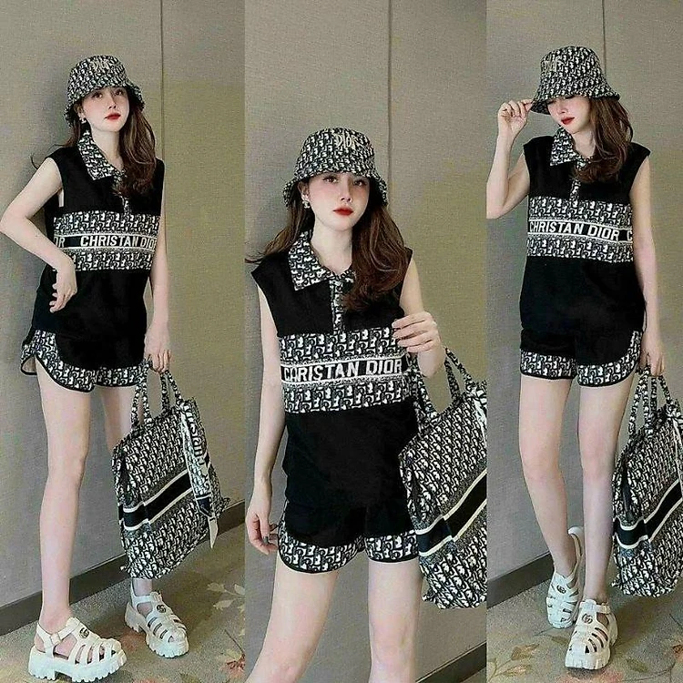 Lightning big size women's thighs with a super beautiful neck close to the armpits, lightning walking for sports, cool and smooth summer home clothes