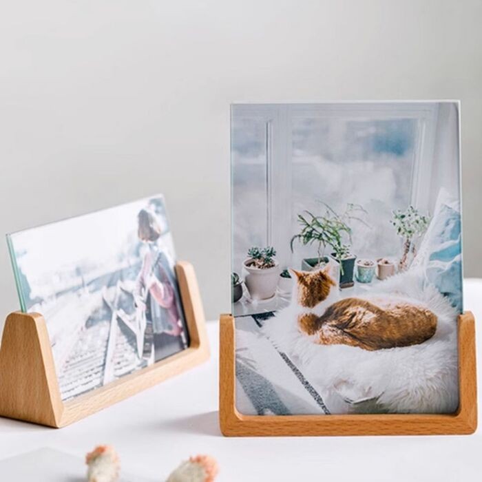 U-shaped desktop photo frame