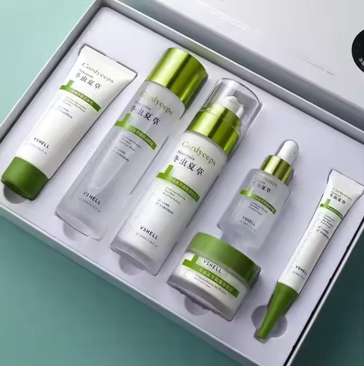 OEM & Sale Skincare Packaging Bottles Package Gift Box Wholesale in Stock Facial Care 6 Pcs Kit Cordyceps Sinensis Skin Care Set